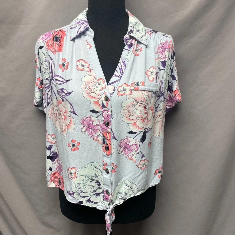❤️(2for20)SALE❤️Candie’s Sz M Juniors Short Sleeve Shirt Vneck Button Down top